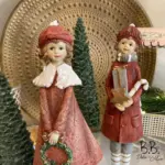 Mädchen mit Adventkranz Weihnachts Dekofiguren