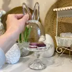 Mini-Kuchenständer mit Glasglocke Ostern
