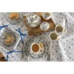 Tischläufer „Blaue Rosen“ von Clayre & Eef