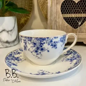 Kaffeetasse mit Unterteller „Blaue Blumen“